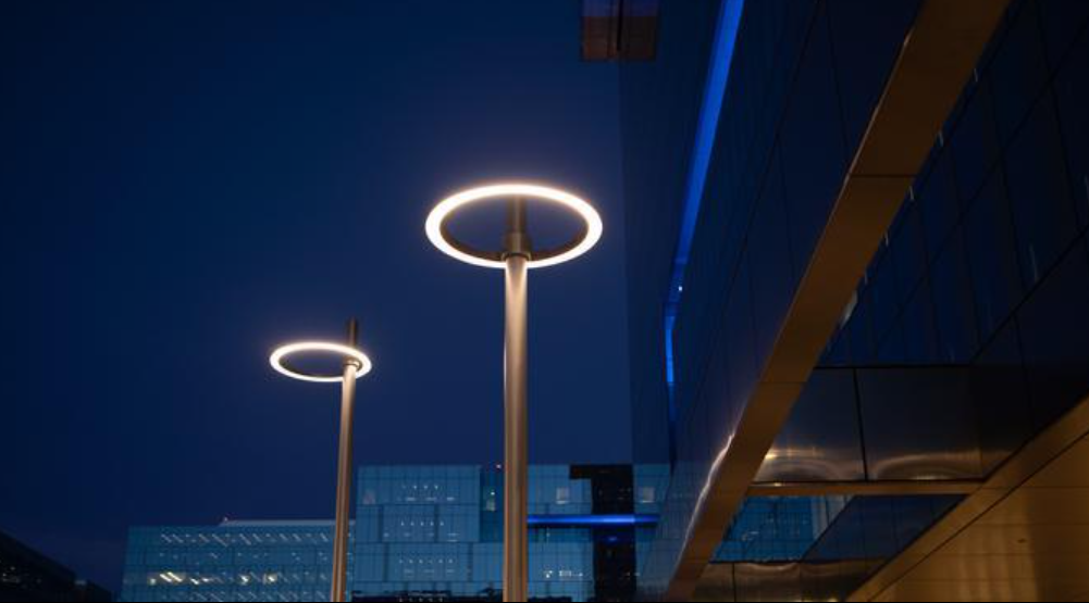 Jüngste Firmenblogs über Die LED-Gartenleuchte AG033 bringt modernes Design und Energieeffizienz in städtische Räume