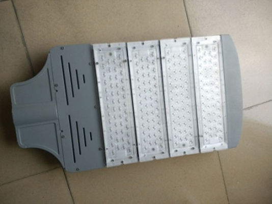 Hochhelligkeit IP66 Triple Cree LED Straßenleuchte 110W 120W mit 10KV 20KV Überspannungsschutz Moderne LED Straßenleuchten
